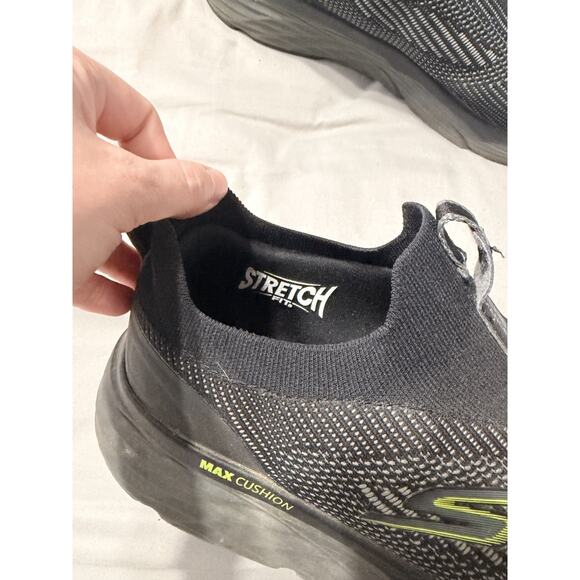 Men's Sketchers stretch black with lime green slip-on sneakers - Size 10 - Picture 3 of 6